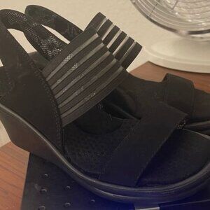 Size 6 black Skechers Womens Rumblers Sci fi sandal wedges